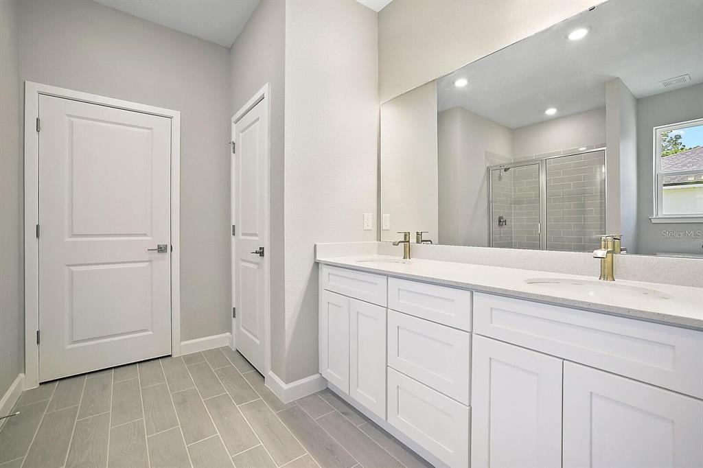 1814 DIPLOMAT PARKWAY W gallery image #10