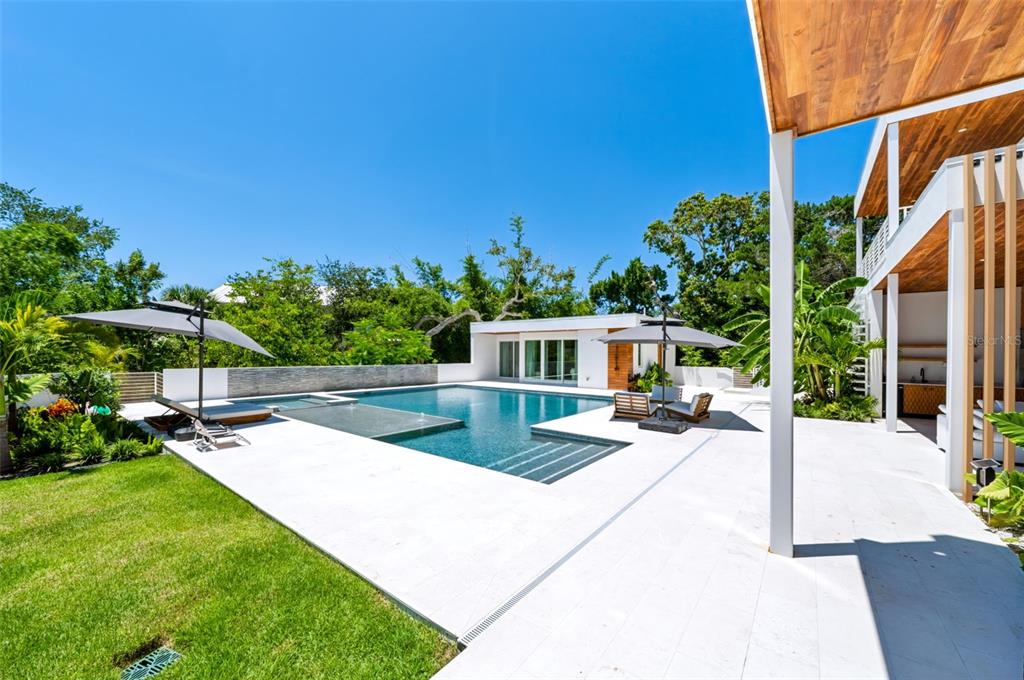 1355 ROBERTS BAY LANE
