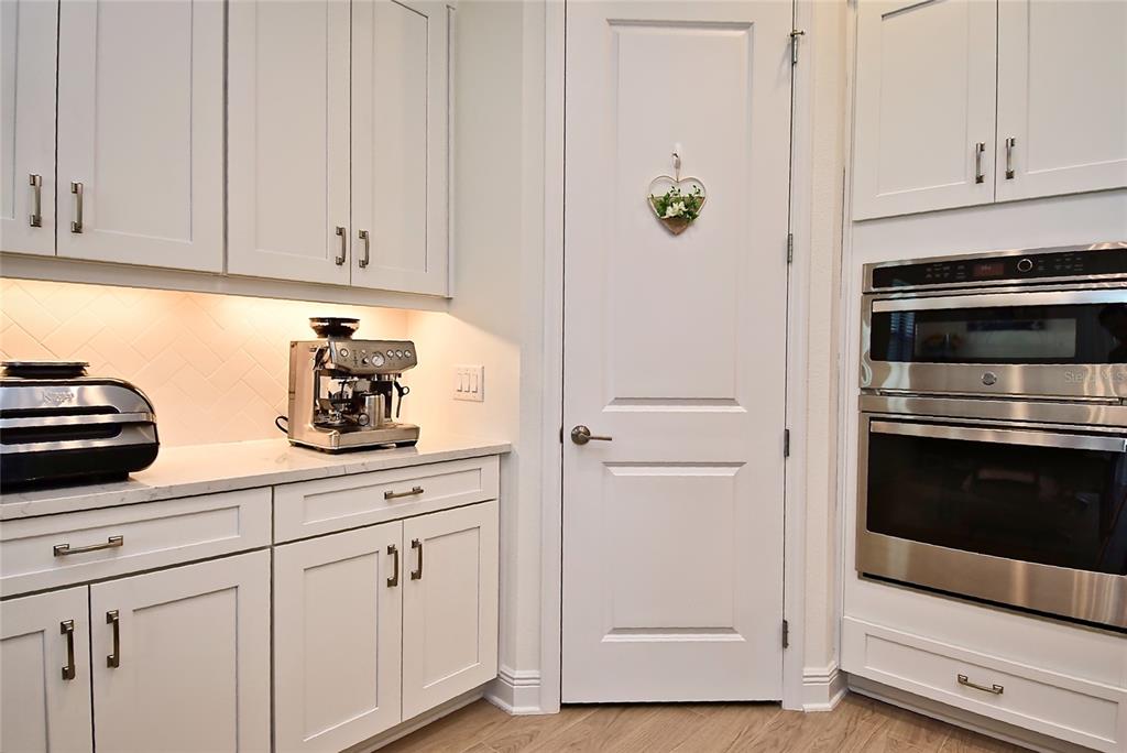 437 ALBERATA WAY