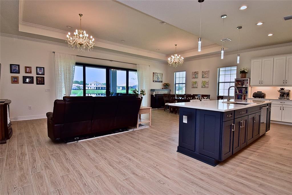 437 ALBERATA WAY