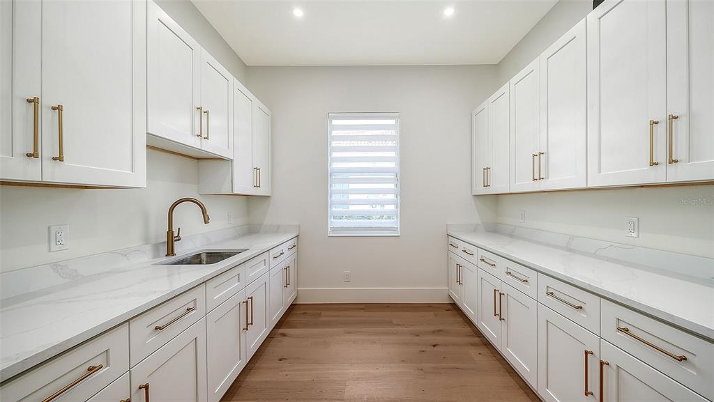 2729 HARVEST DRIVE