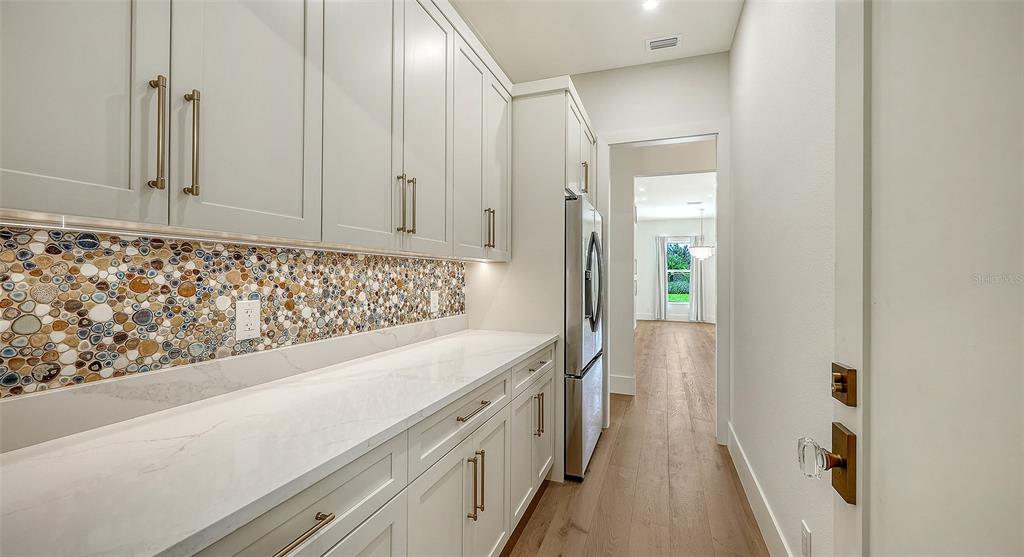 2729 HARVEST DRIVE