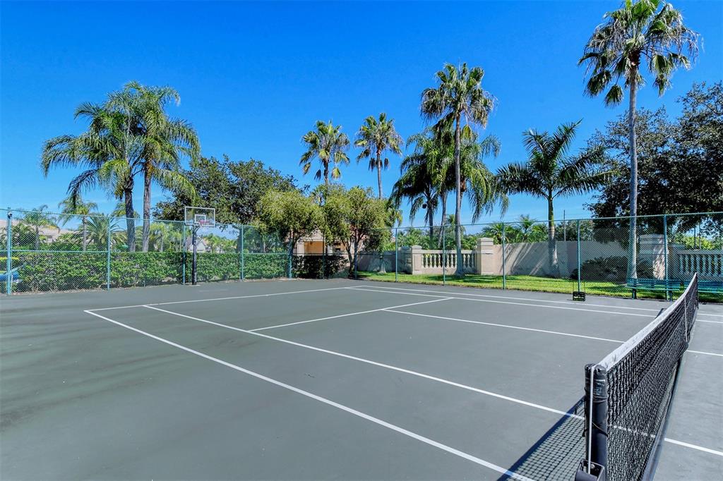 2729 HARVEST DRIVE