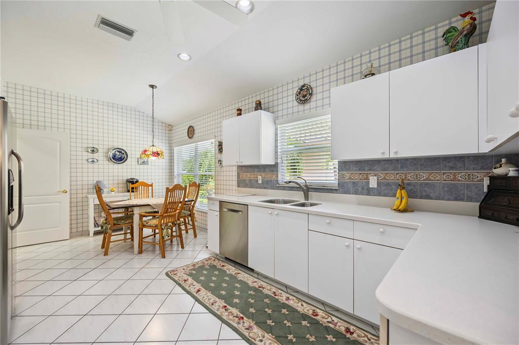 3852 AMAPOLA LANE