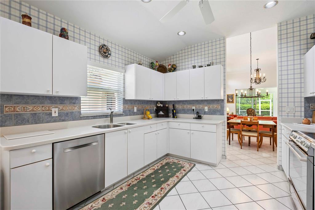 3852 AMAPOLA LANE