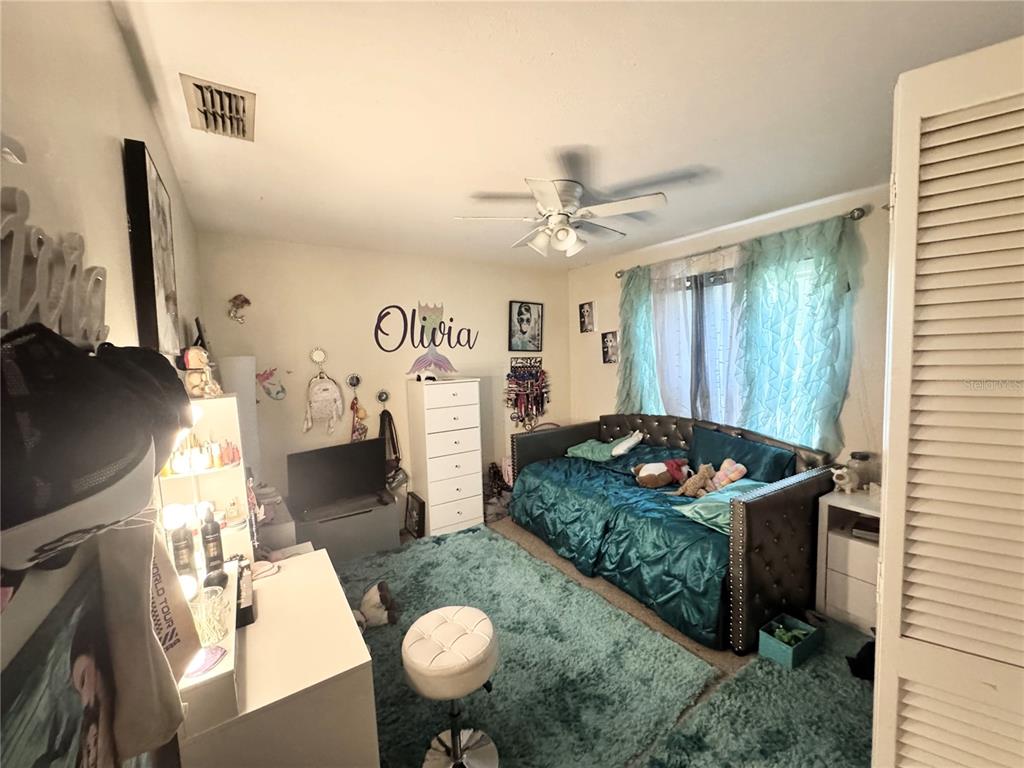 2558 WOOD OAK DRIVE