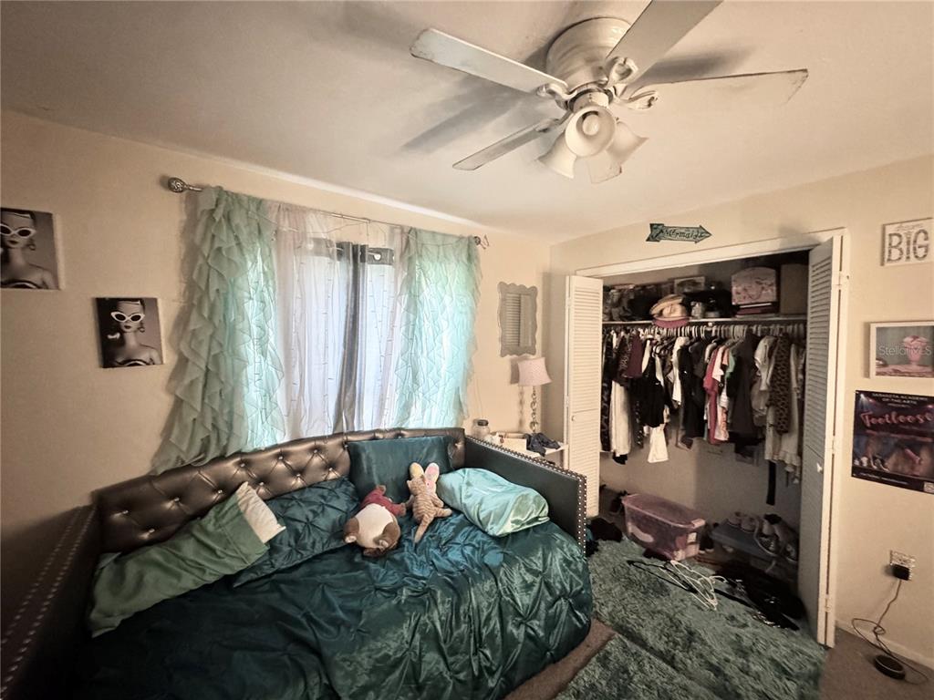 2558 WOOD OAK DRIVE