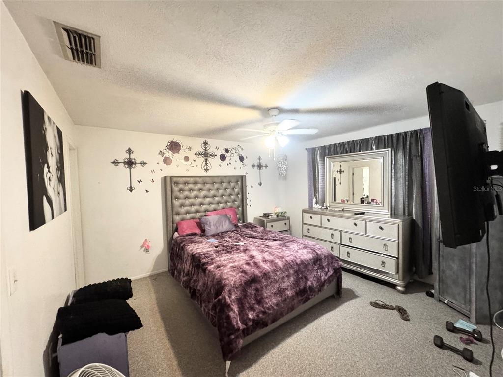 2558 WOOD OAK DRIVE
