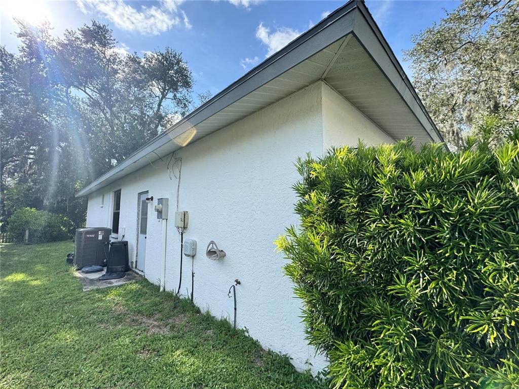 2558 WOOD OAK DRIVE