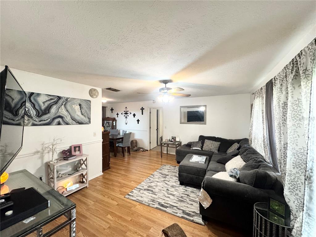 2558 WOOD OAK DRIVE