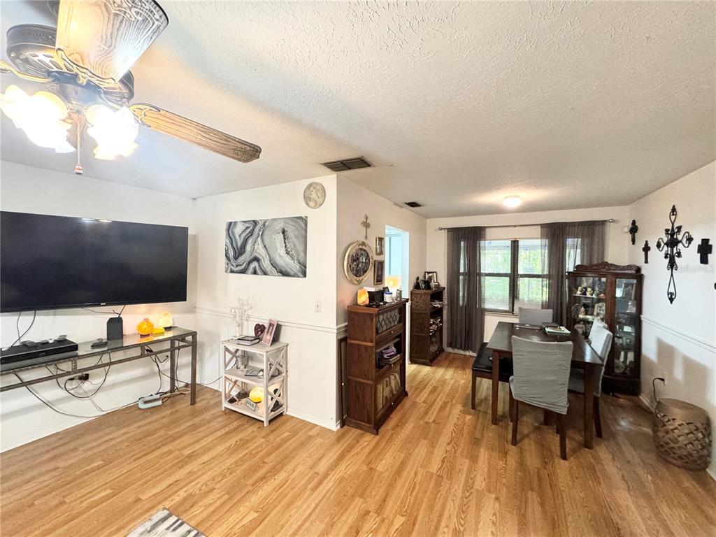 2558 WOOD OAK DRIVE