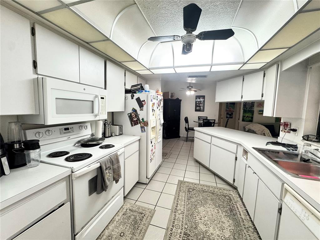 2558 WOOD OAK DRIVE