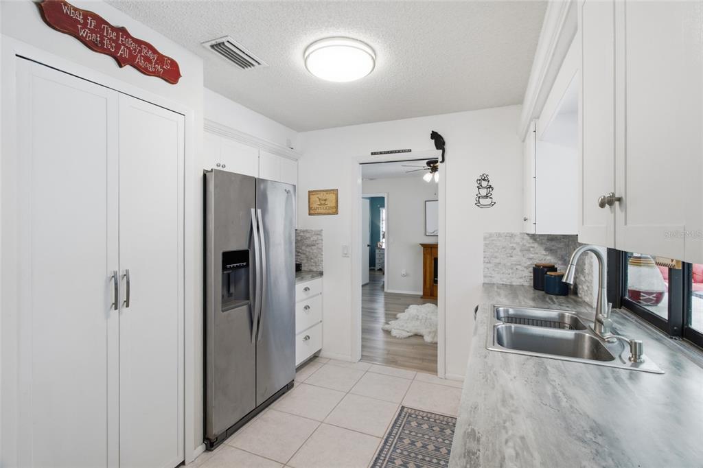 432 S SHORE DRIVE