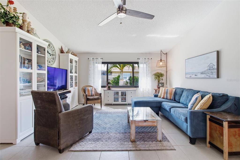 432 S SHORE DRIVE
