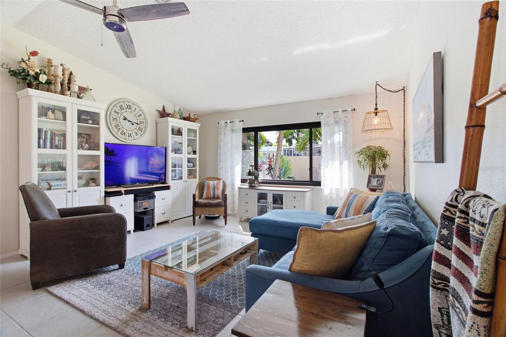 432 S SHORE DRIVE