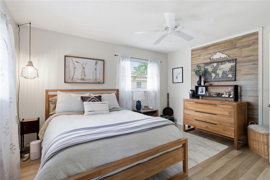 432 S SHORE DRIVE