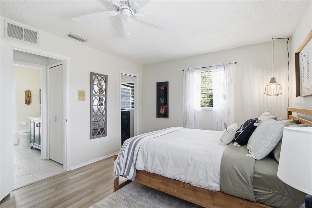 432 S SHORE DRIVE