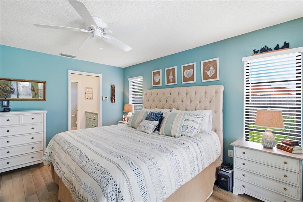 432 S SHORE DRIVE