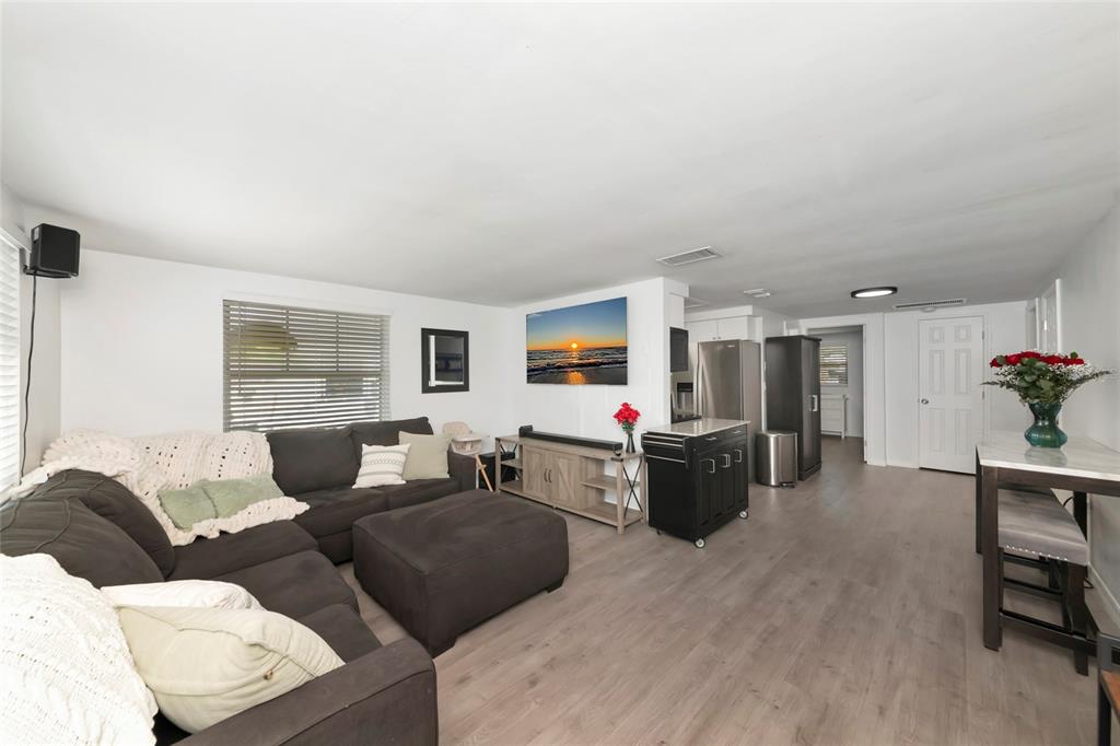 2951 EDGEWOOD LANE