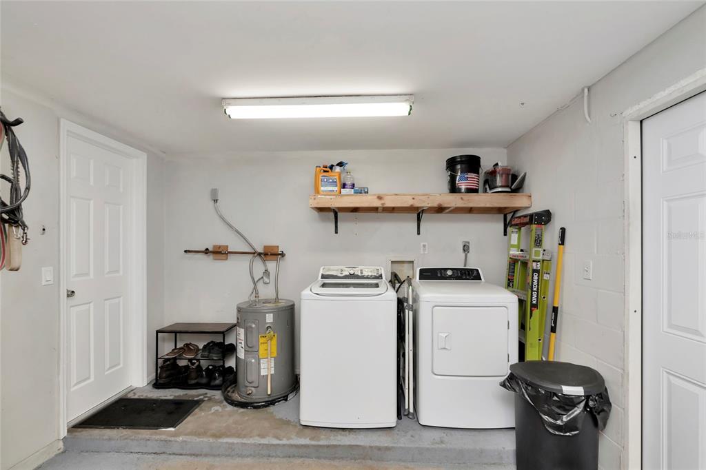 2951 EDGEWOOD LANE