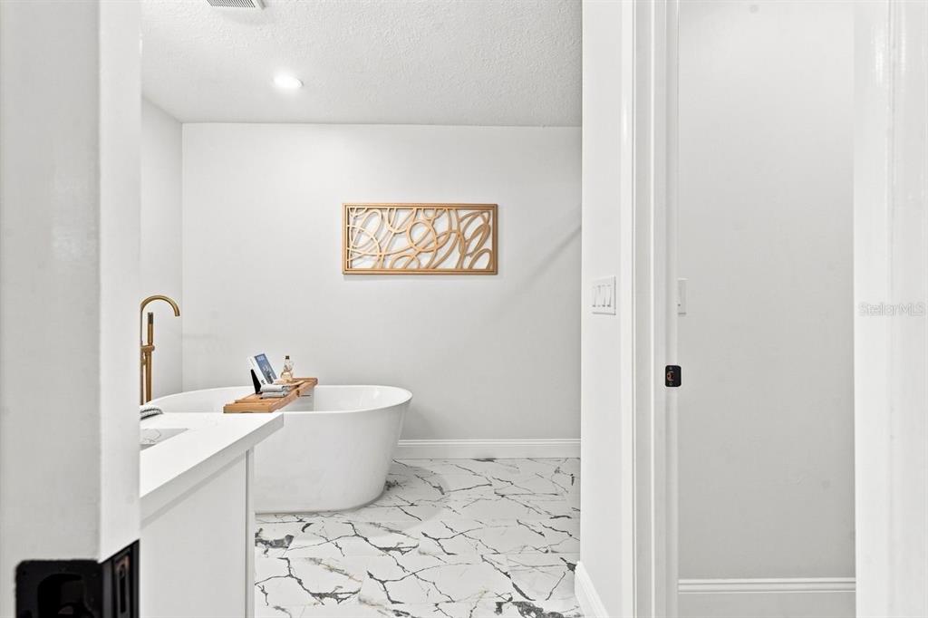 212 GIOTTO DRIVE