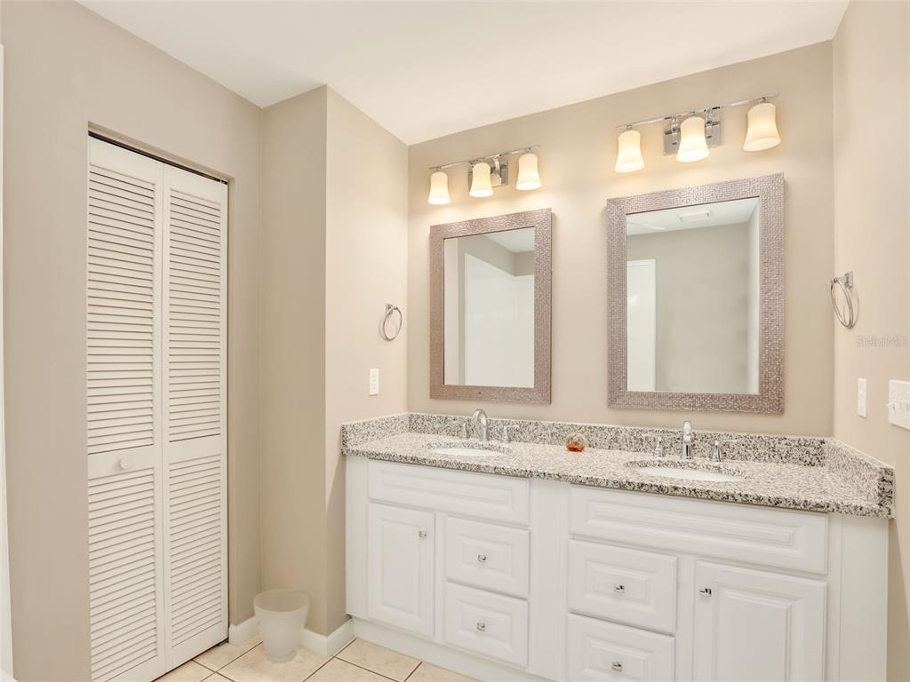 623 OAK HILL CIRCLE UNIT 28