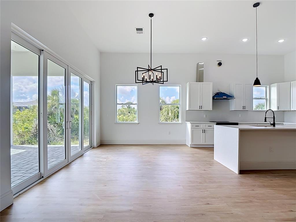 10262 KINGSVILLE DRIVE gallery image #11