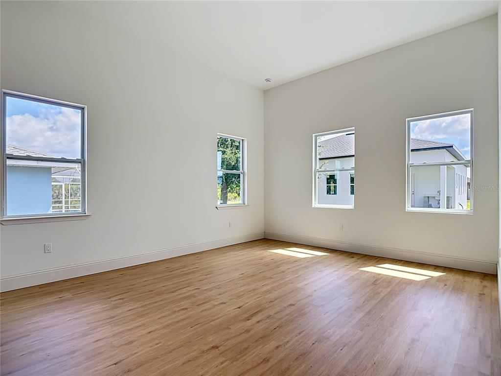 10262 KINGSVILLE DRIVE gallery image #16