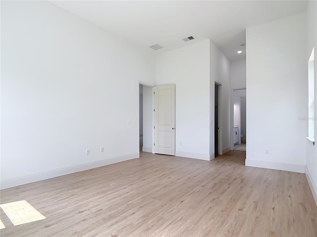 10262 KINGSVILLE DRIVE gallery image #17