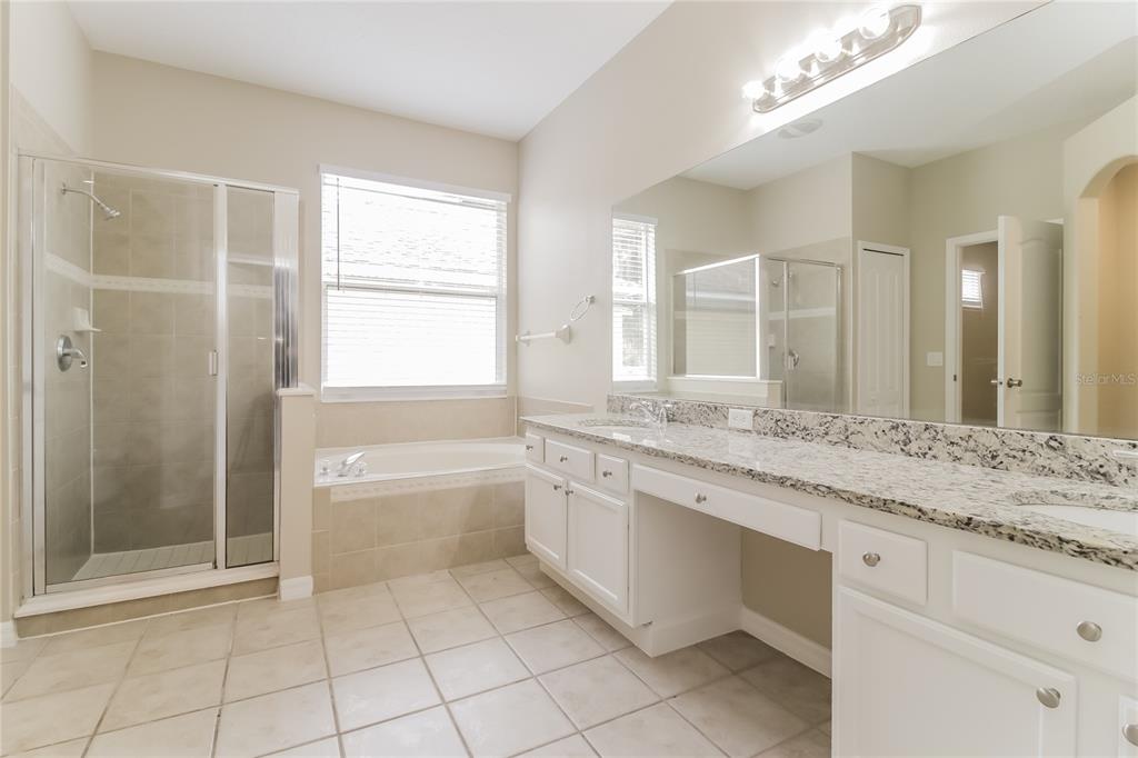 2114 THE OAKS BOULEVARD gallery image #12