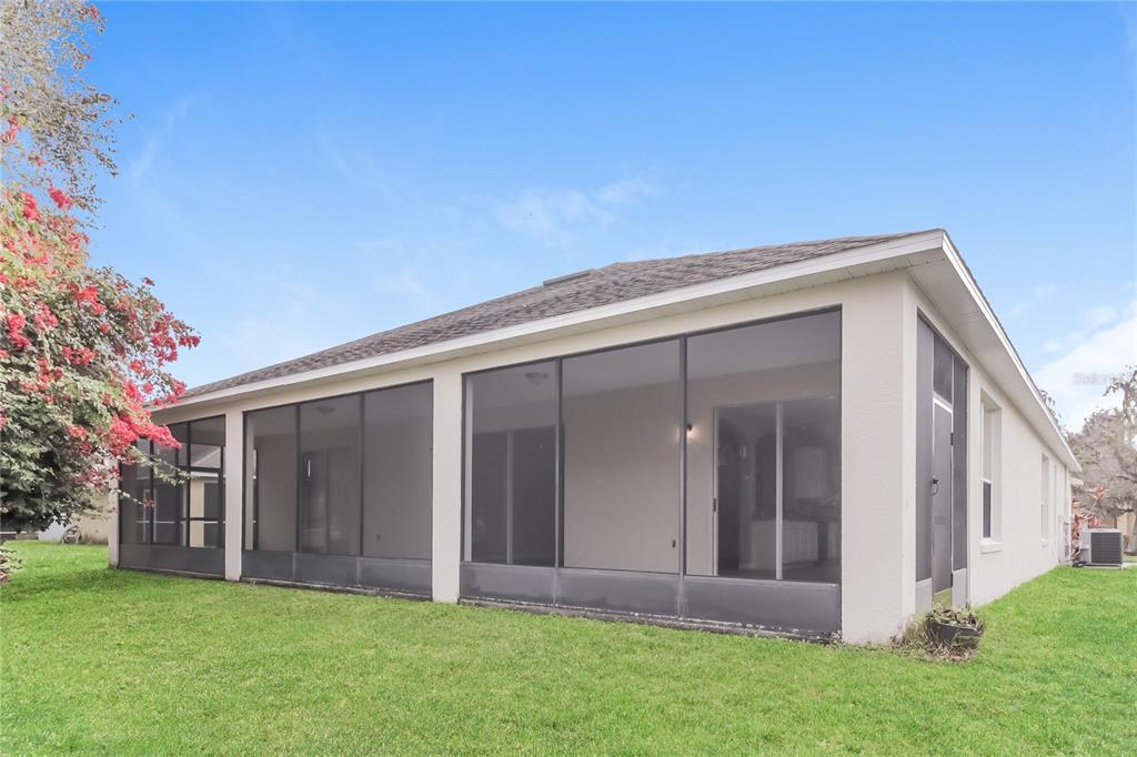 2114 THE OAKS BOULEVARD gallery image #15