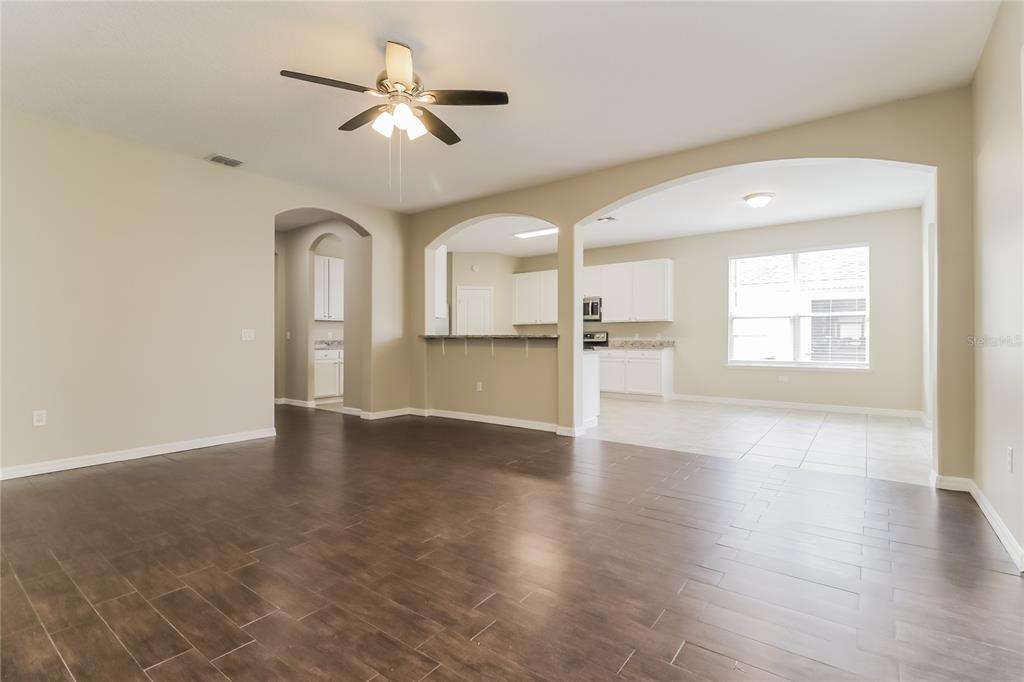 2114 THE OAKS BOULEVARD gallery image #5