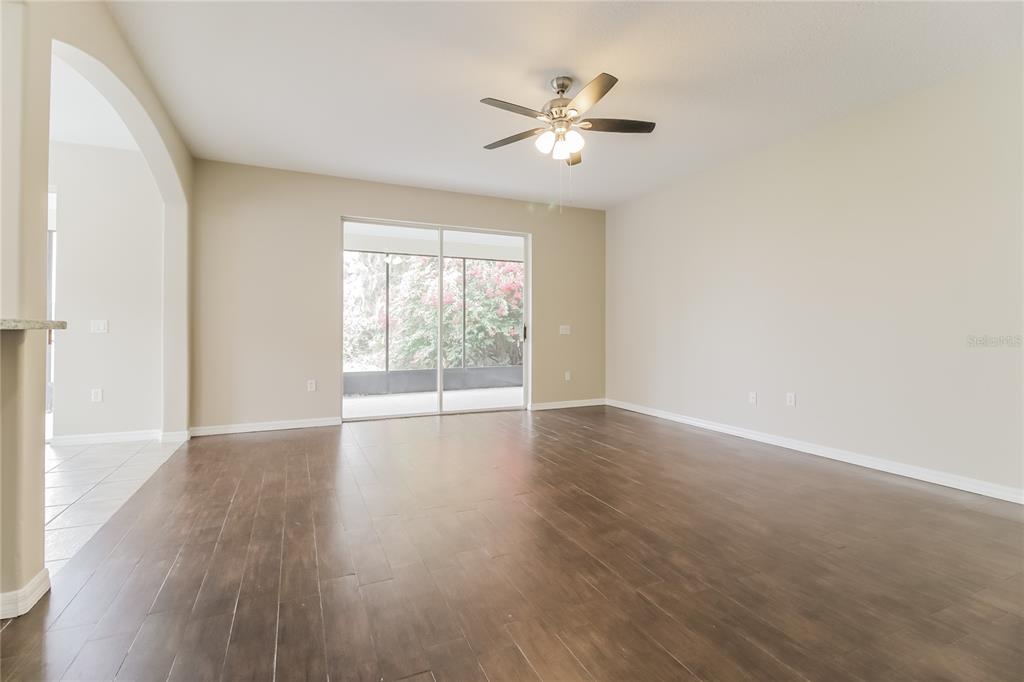 2114 THE OAKS BOULEVARD gallery image #8