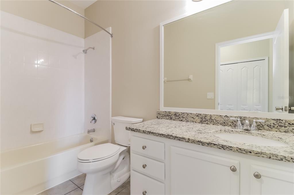 2114 THE OAKS BOULEVARD gallery image #9