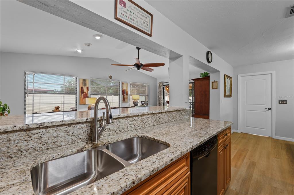 4029 COUNTRY CLUB BOULEVARD gallery image #16