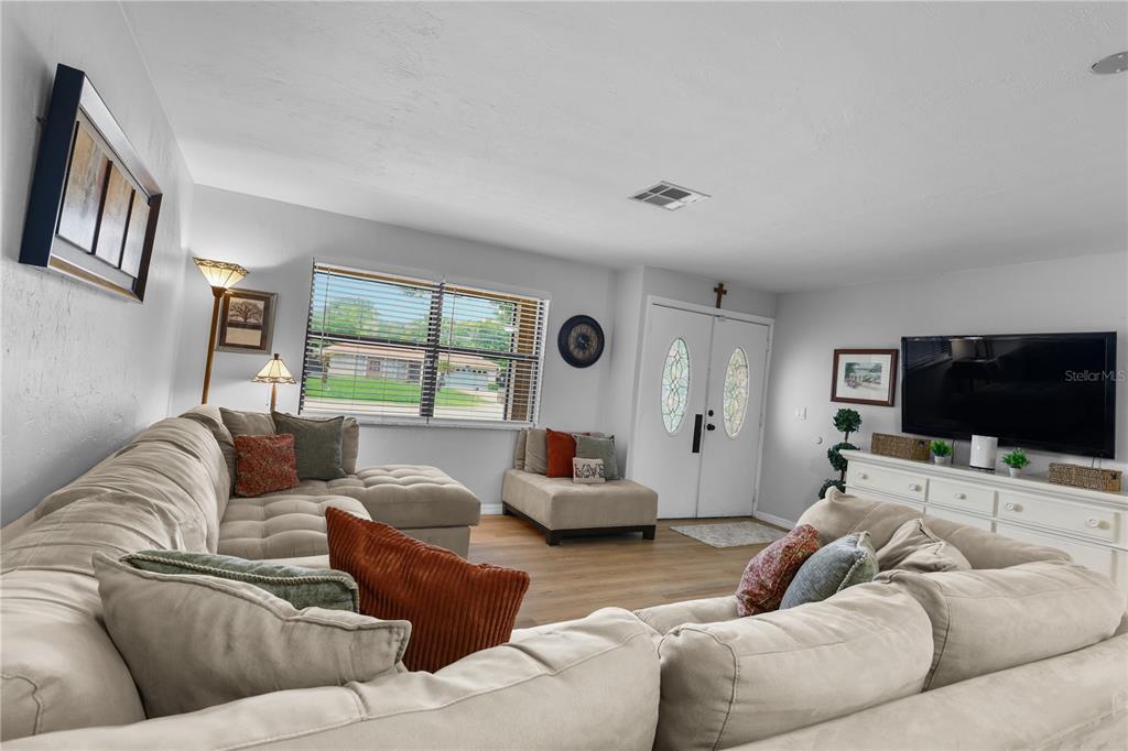 4029 COUNTRY CLUB BOULEVARD gallery image #3