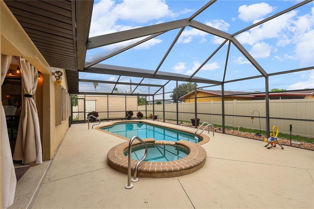 4029 COUNTRY CLUB BOULEVARD gallery image #36