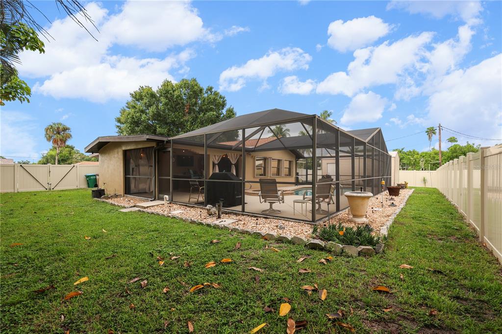 4029 COUNTRY CLUB BOULEVARD gallery image #41