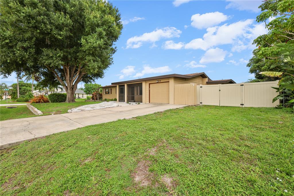 4029 COUNTRY CLUB BOULEVARD gallery image #48