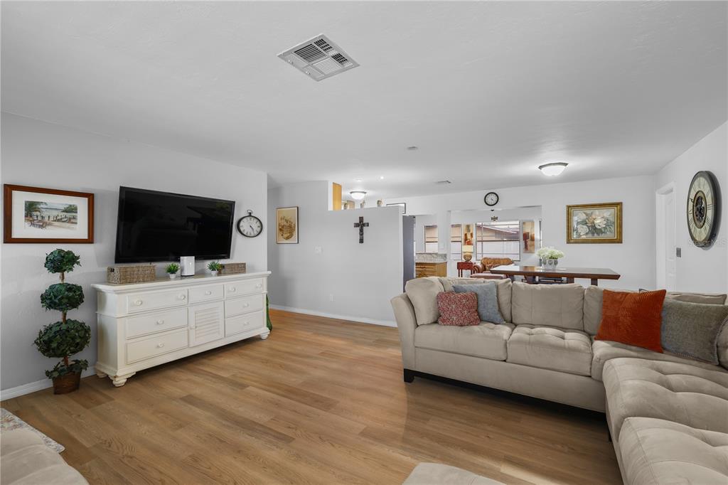 4029 COUNTRY CLUB BOULEVARD gallery image #8