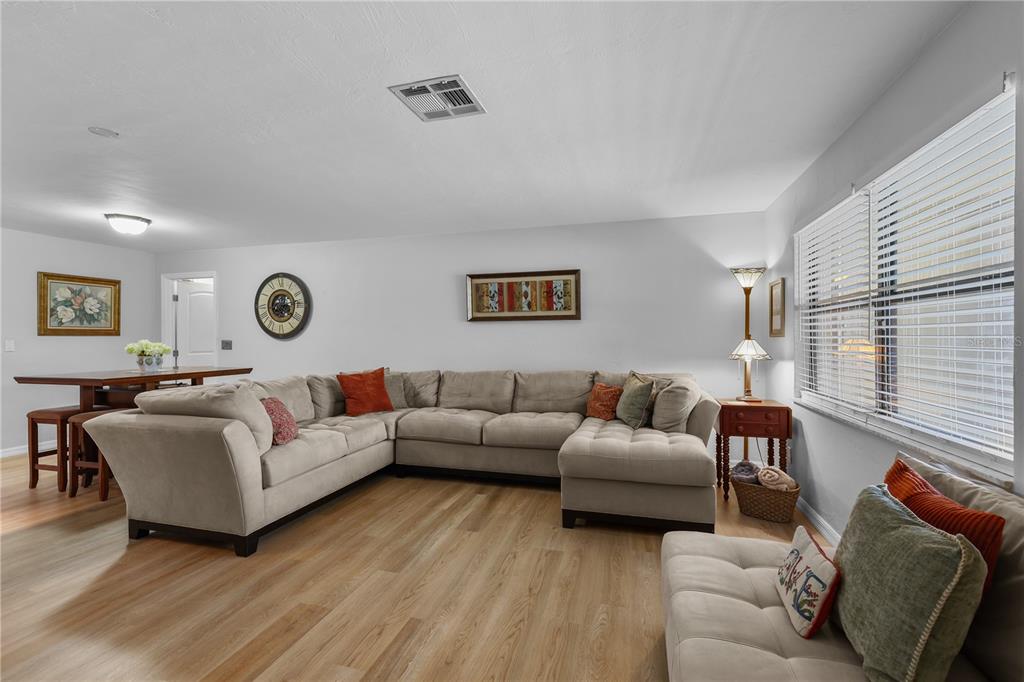 4029 COUNTRY CLUB BOULEVARD gallery image #9