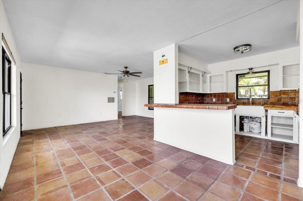 807 LUCILLE AVENUE