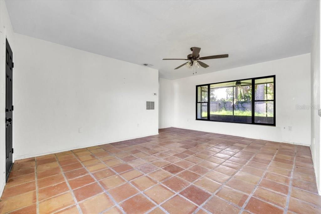 807 LUCILLE AVENUE