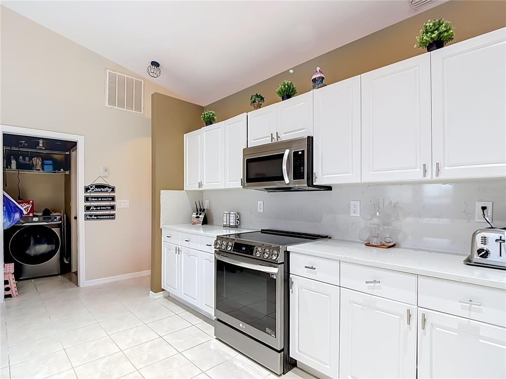 2221 SW 3RD AVENUE gallery image #17