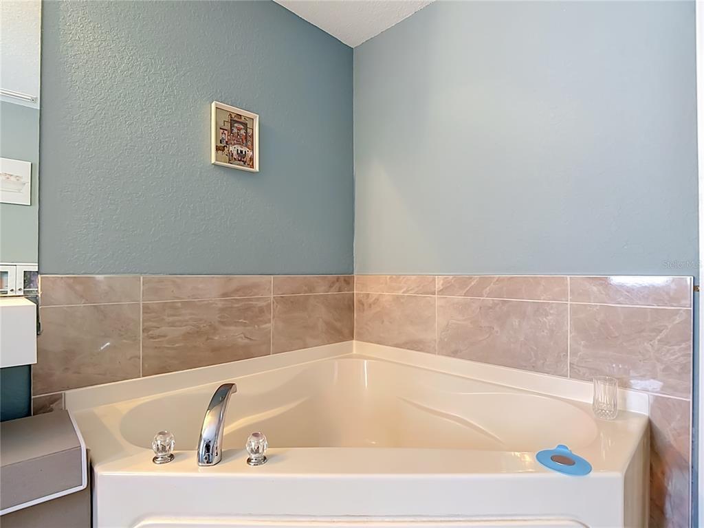 2221 SW 3RD AVENUE gallery image #32