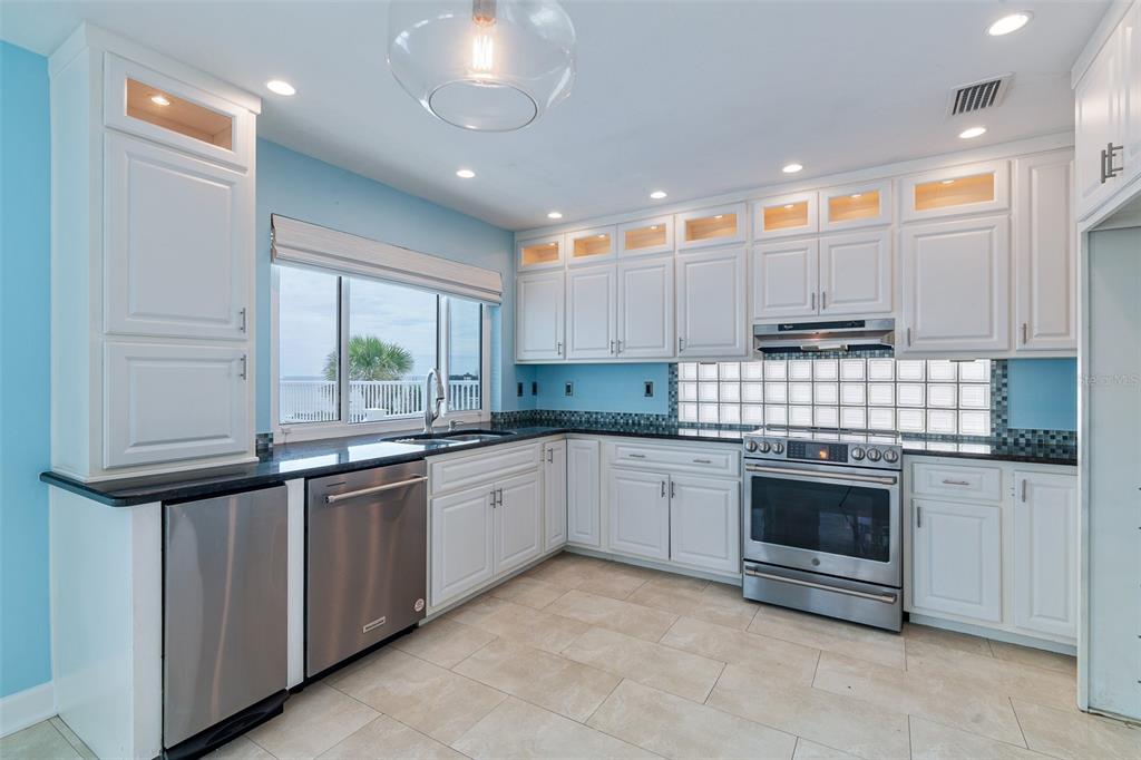 339 OCEAN SHORE BOULEVARD gallery image #11