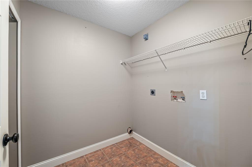 2950 KINGS ROAD gallery image #43