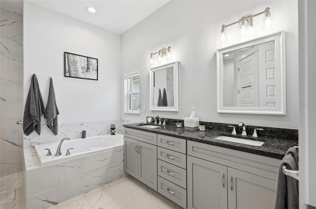 9 DEL PALMA DRIVE gallery image #38