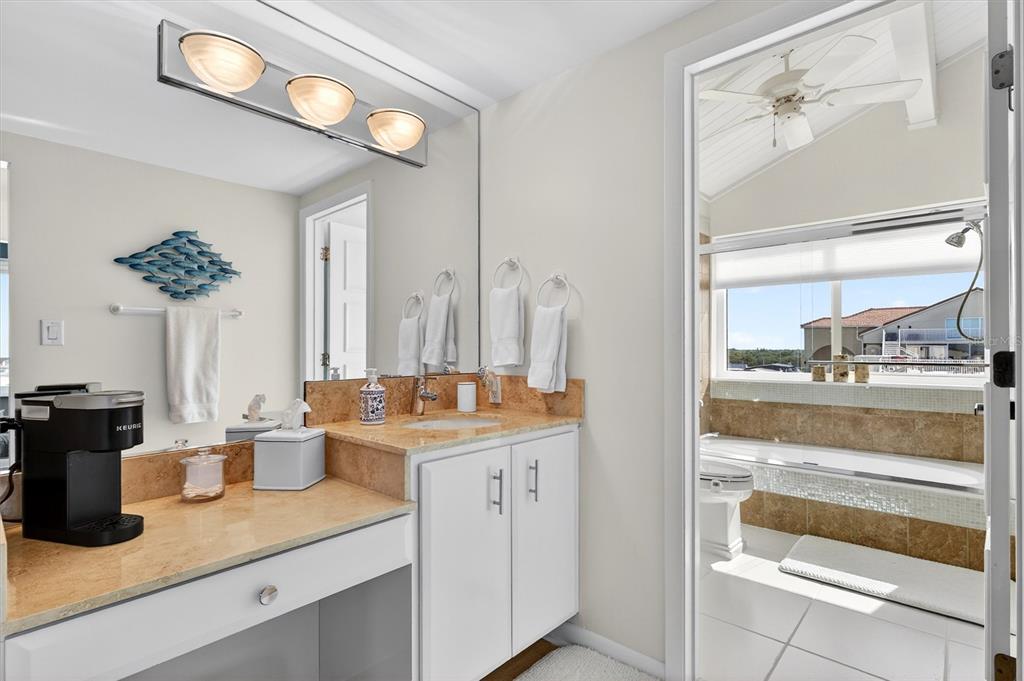 661 MARINA POINT DRIVE UNIT 66 gallery image #74