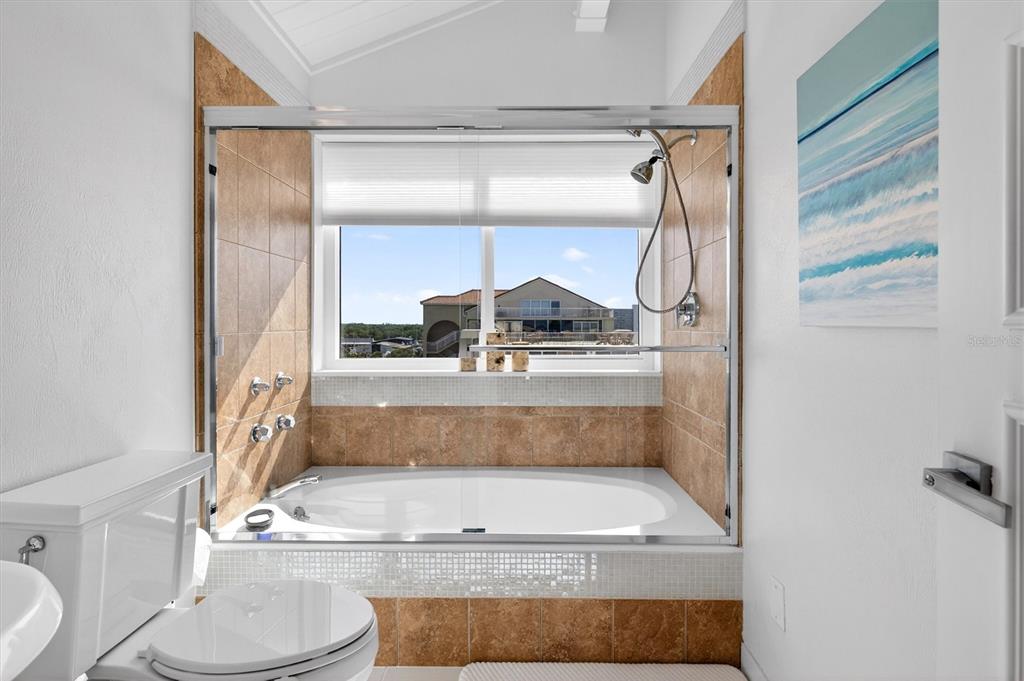 661 MARINA POINT DRIVE UNIT 66 gallery image #76